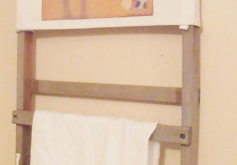 Vintage Beach Chair to Vintage Beach-Inspired Towel Rack