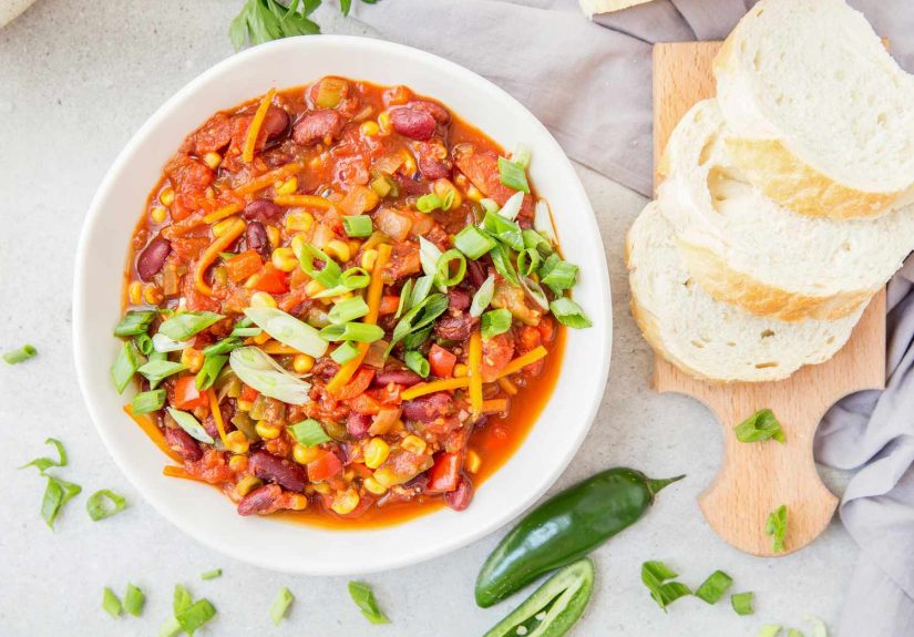 Low-Calorie, Fat-Free Vegan Vegetable Chili Recipe
