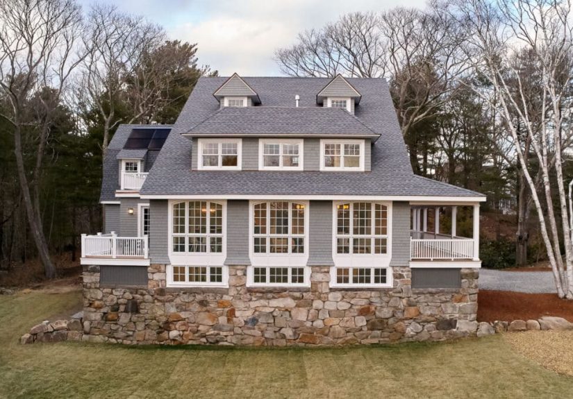 Metal vs. Asphalt Roofing: What’s the Difference? (2025)