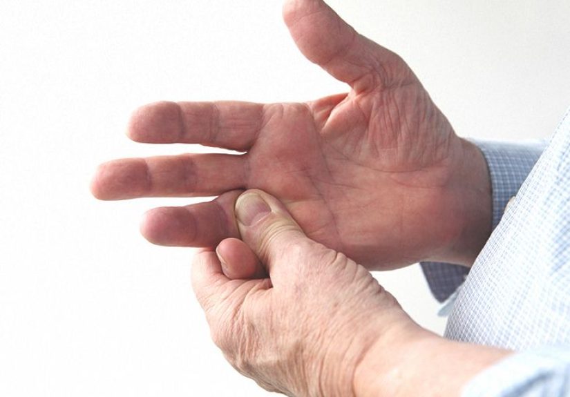 Sprained Finger: Symptoms, Home Treatments, and More