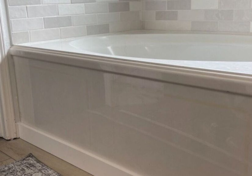 $10 Bathroom Makeover: Quick and Easy Bathtub Trim