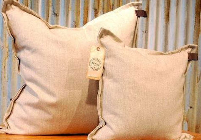 Accessories: Belgian Linen Pillow from American Furnishings