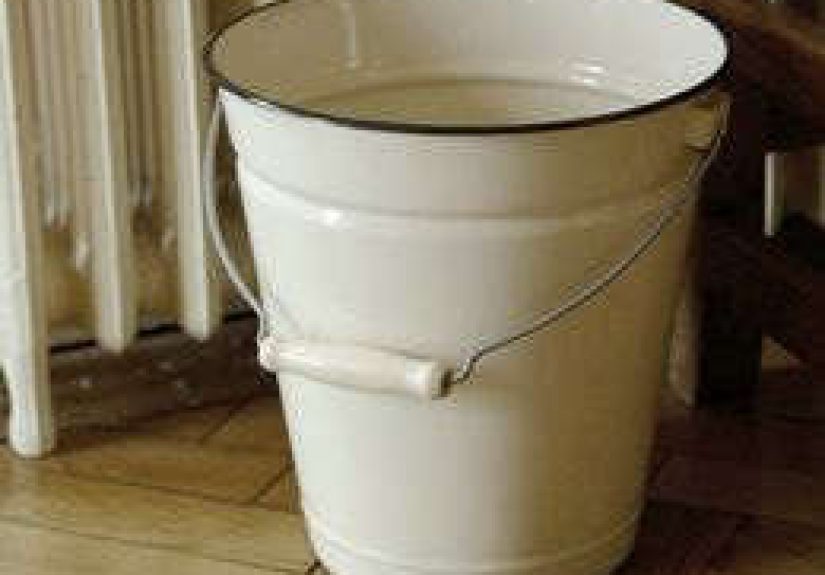 Enamel Utility Bucket in Cream