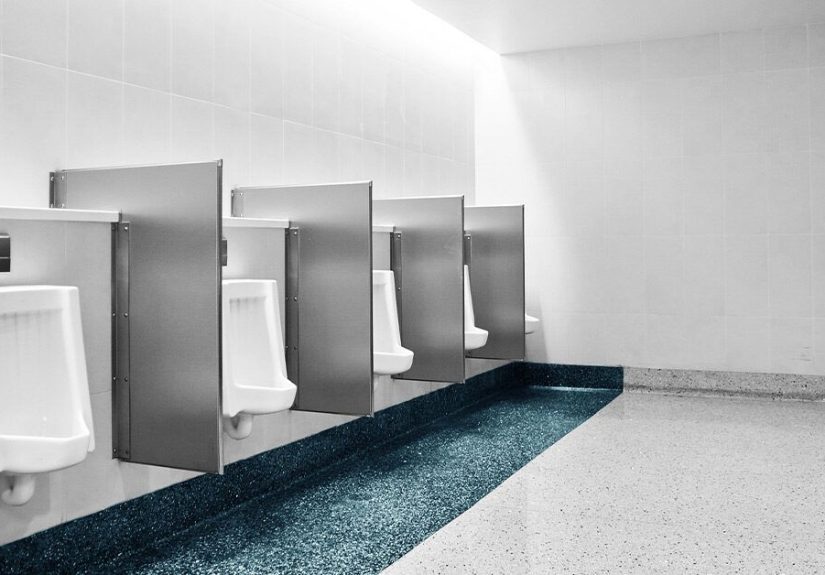 White particles in urine? Causes, symptoms, when to seek help