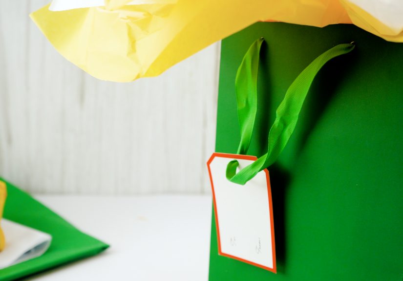 3 Simple Ways to Wrap with Tissue Paper