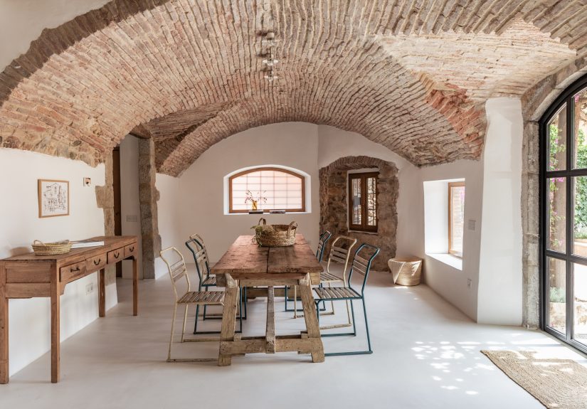 Before & After: A Historic Catalan Farmhouse Redone by Espanyolet