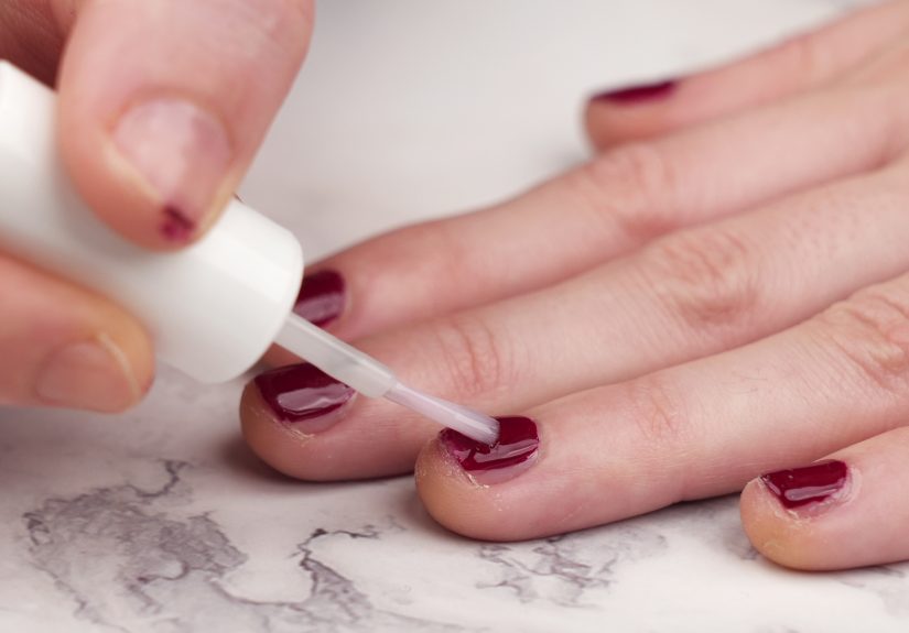 How to Keep Nail Polish from Chipping: 13 Steps
