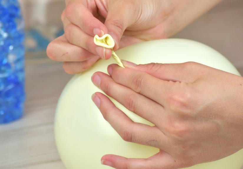 How to Make an Orbeez Stress Ball: 10 Steps