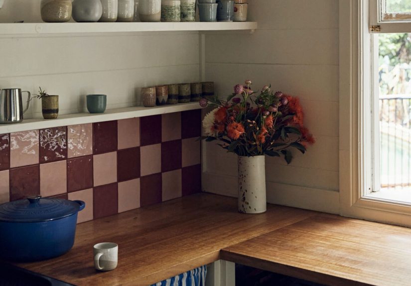 10 Kitchens with Burgundy Accents