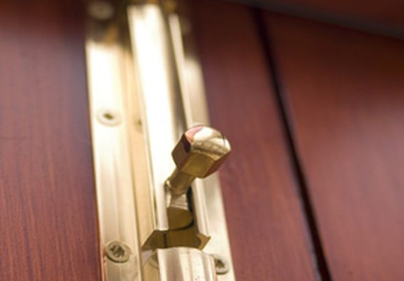 How to Lock Sliding Closet Doors