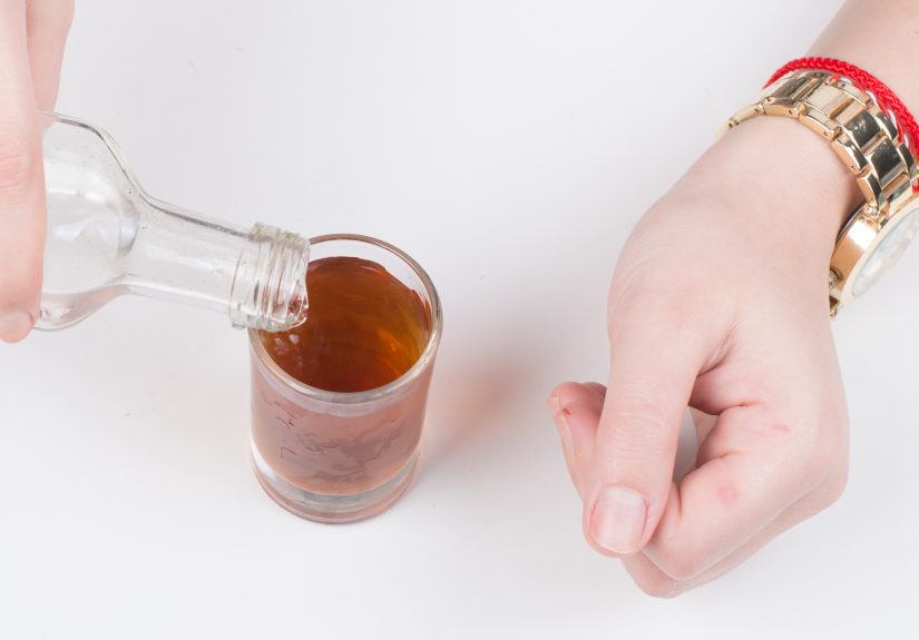How to Make an Alcohol-Free Baby Guinness: 7 Steps