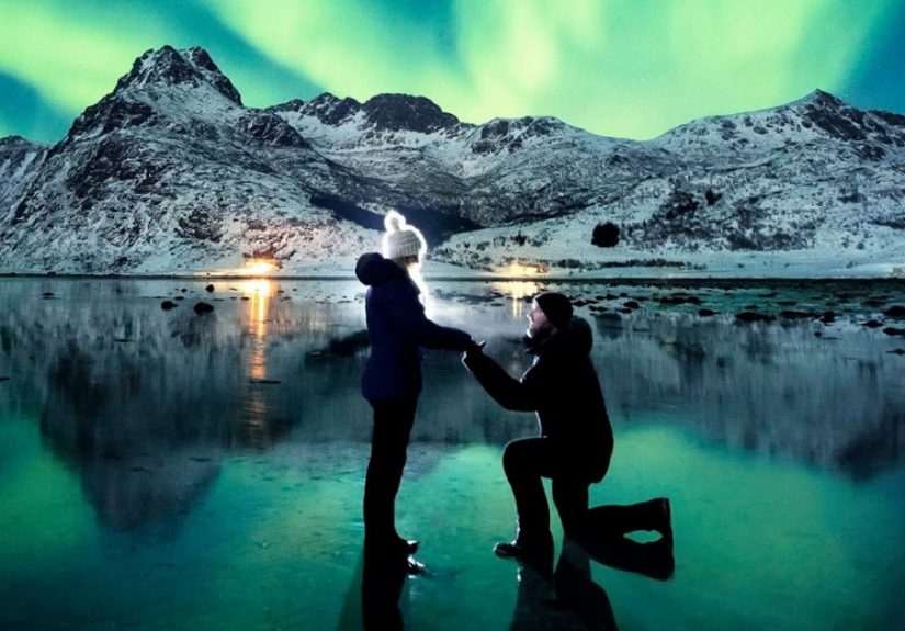 Photographer Proposed To His Girlfriend Under The Northern Lights And The Photos Are Breathtaking