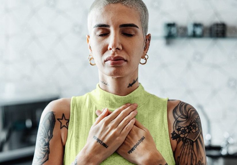 Retrosternal Chest Pain: Causes and When to Speak With a Doctor